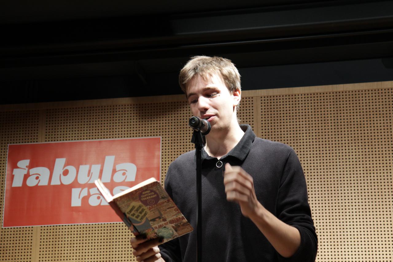 Poetry Slammer*innen in der Bücherei & Spielothek