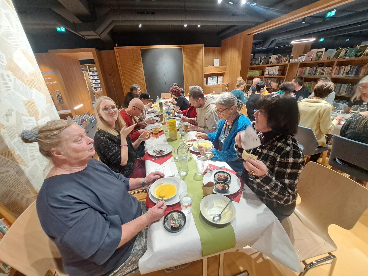 Pen and Paper in der Bücherei & Spielothek