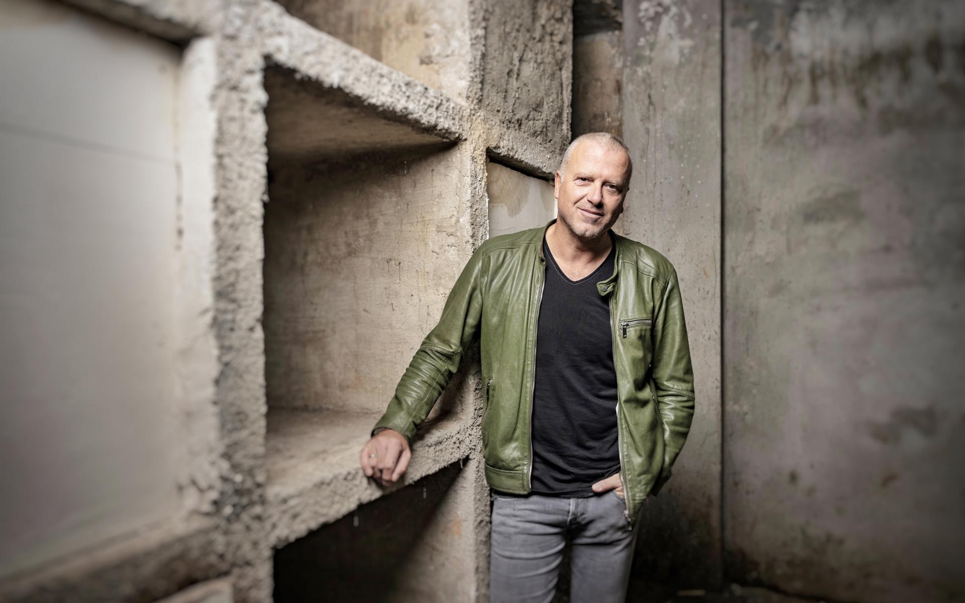 Bernhard Aichner in der Bücherei & Spielothek
